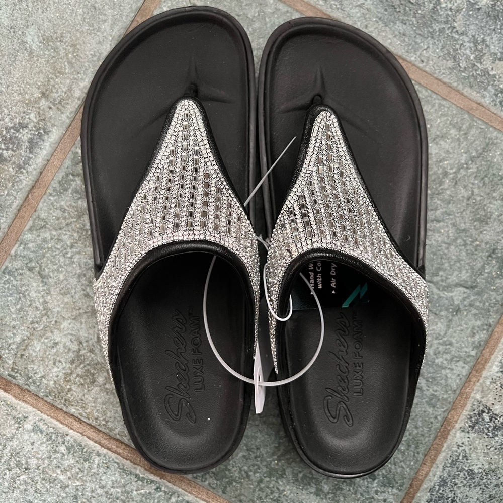 Sketchers Diamond Sandals 🖤💎🪩
